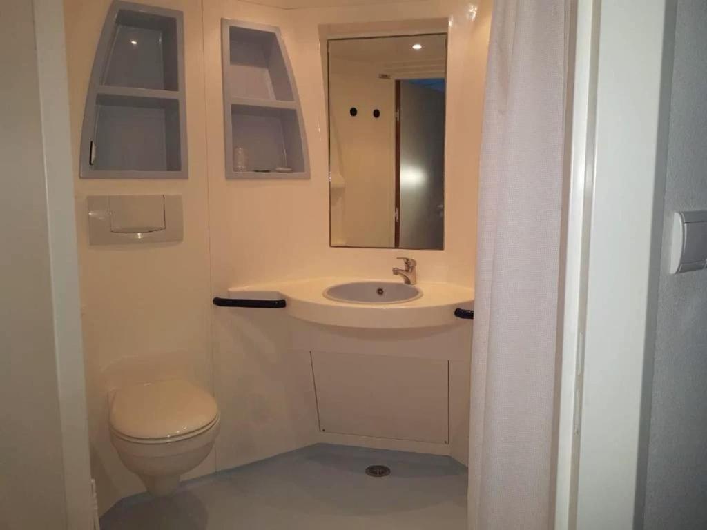 Au Perigord Noir Hotel Hautefort Bagian luar foto