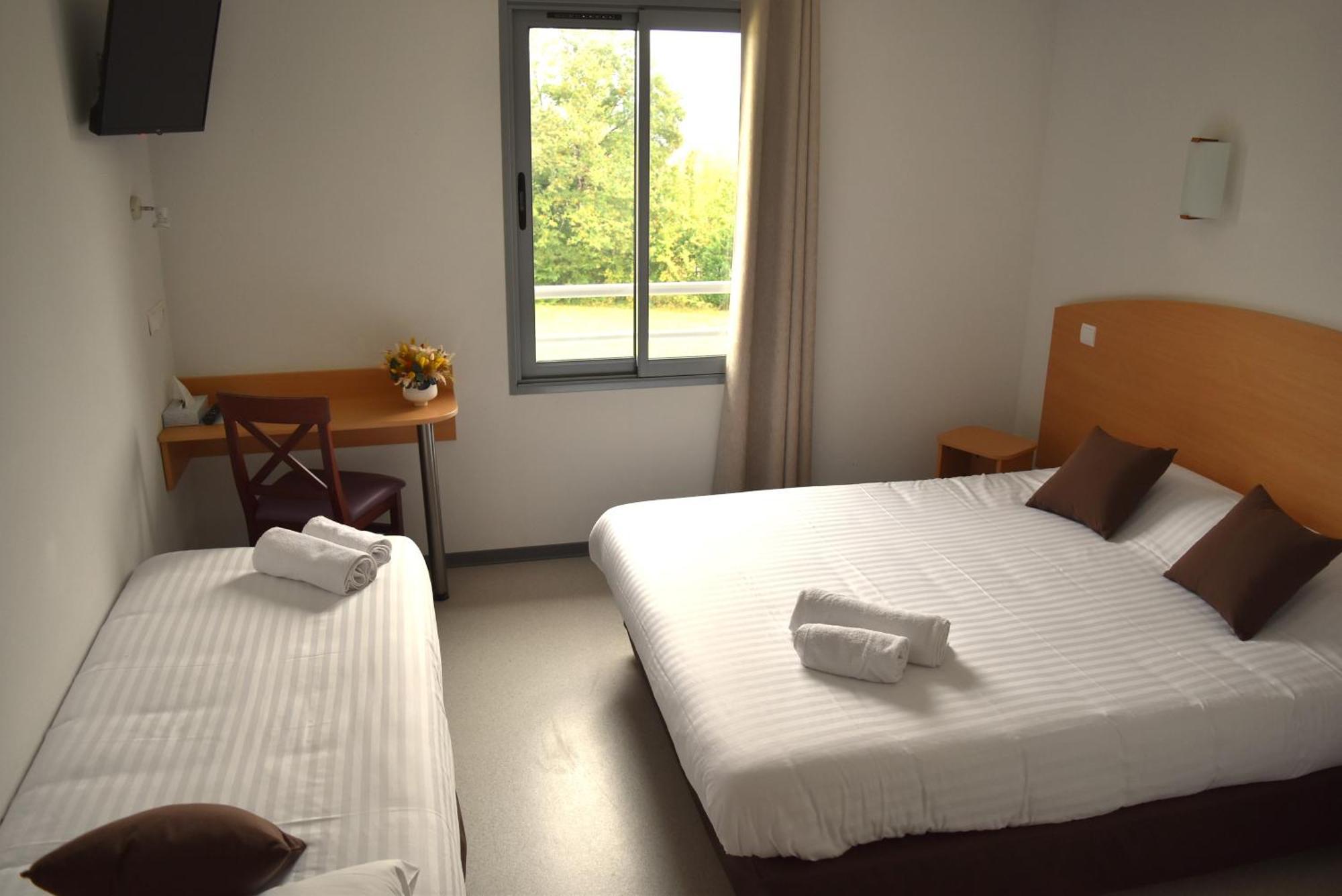 Au Perigord Noir Hotel Hautefort Bagian luar foto