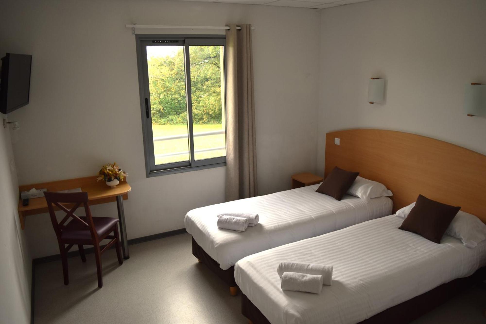 Au Perigord Noir Hotel Hautefort Bagian luar foto