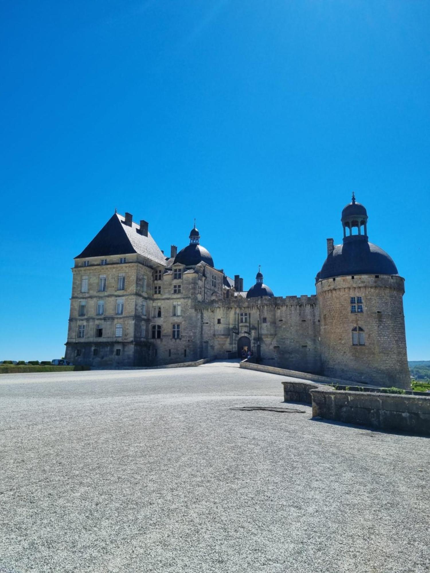 Au Perigord Noir Hotel Hautefort Bagian luar foto
