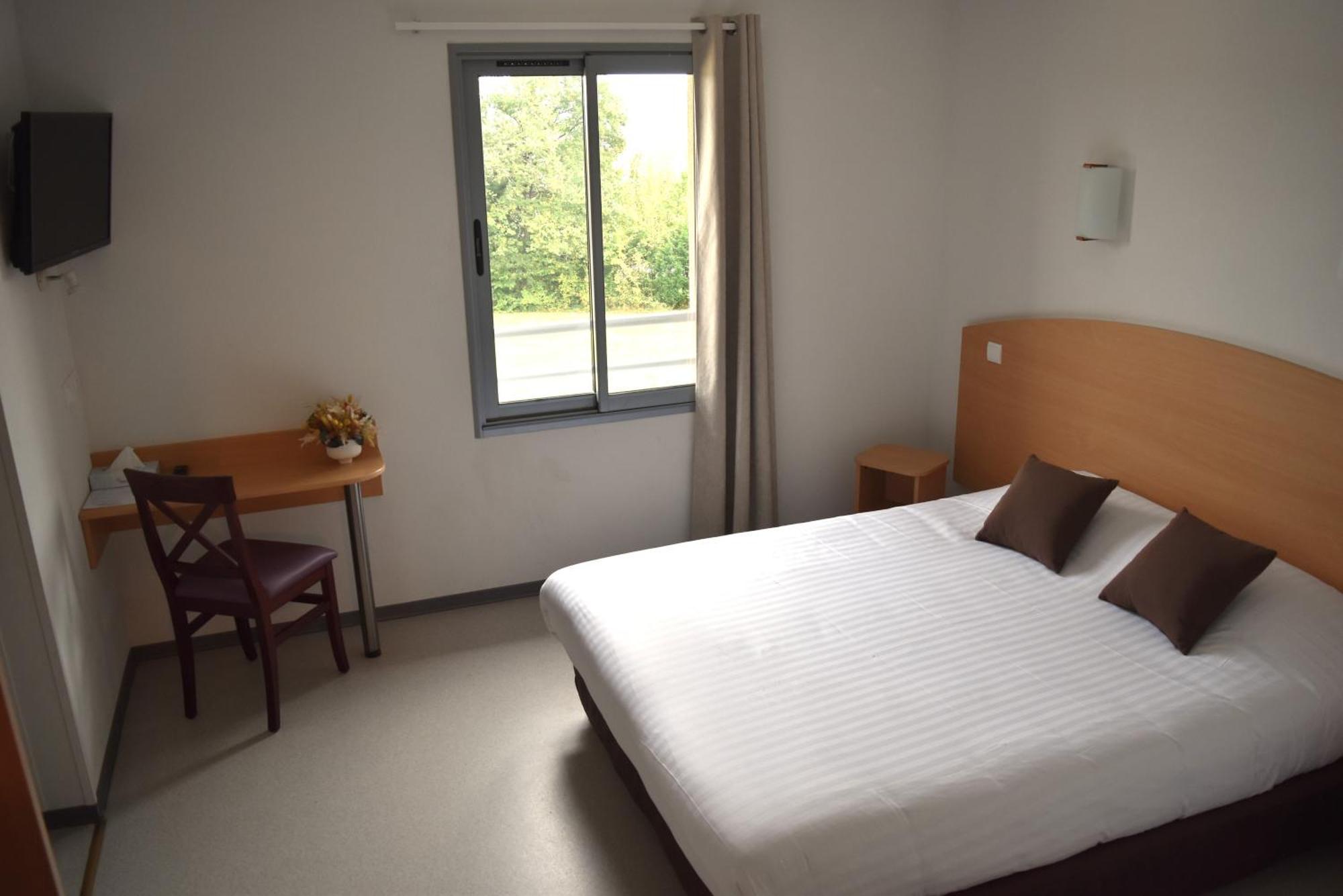 Au Perigord Noir Hotel Hautefort Bagian luar foto