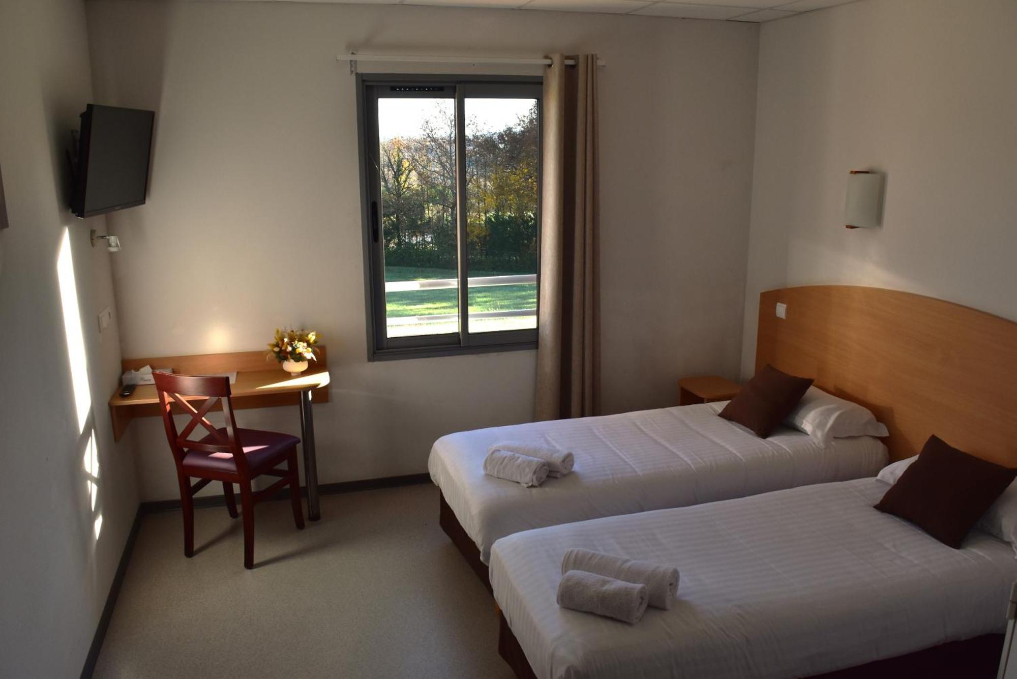 Au Perigord Noir Hotel Hautefort Bagian luar foto