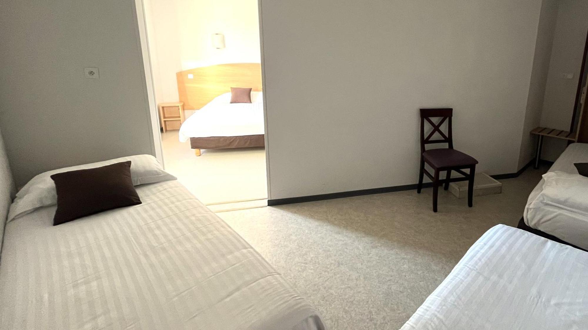 Au Perigord Noir Hotel Hautefort Bagian luar foto