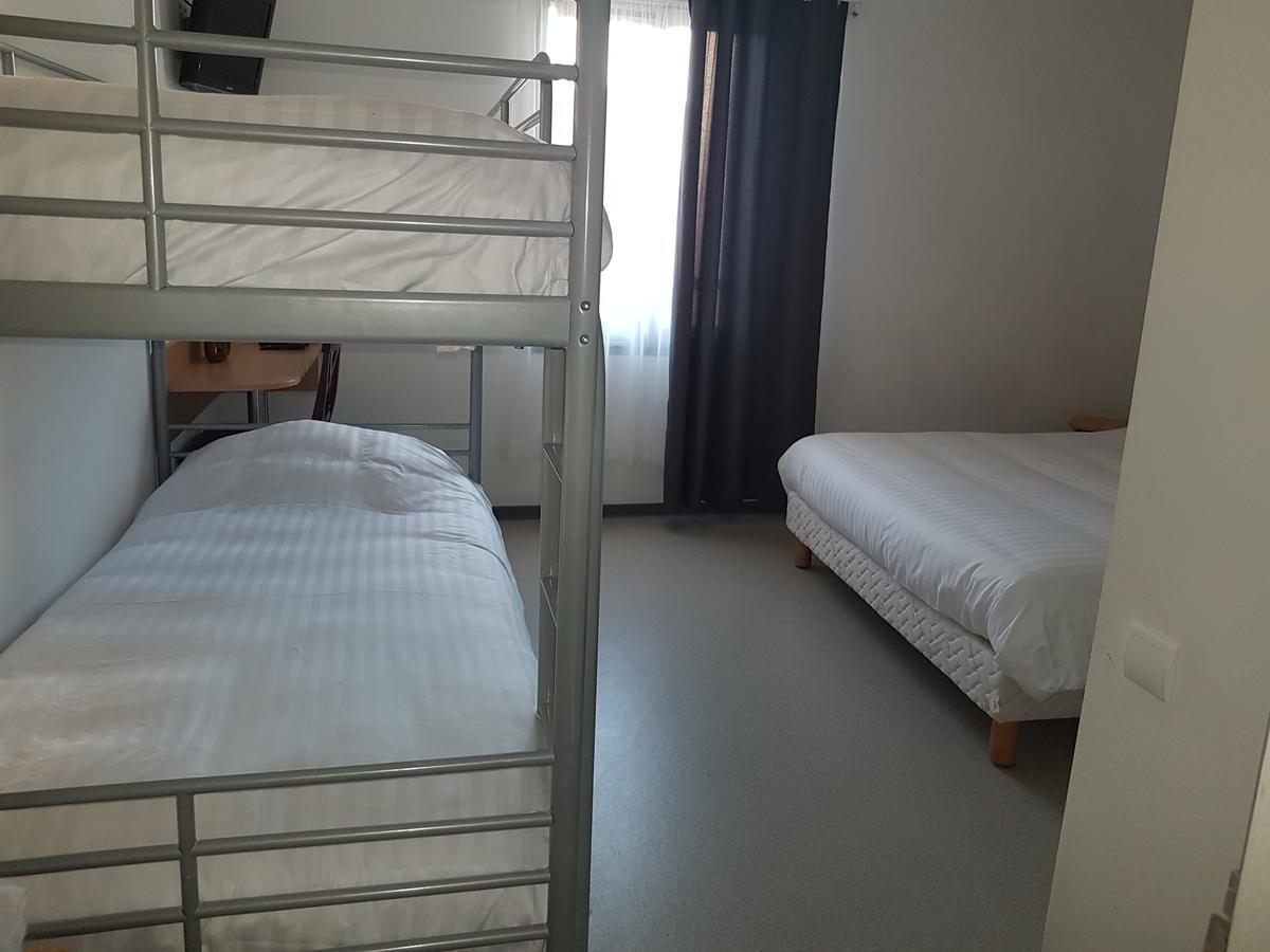 Au Perigord Noir Hotel Hautefort Bagian luar foto